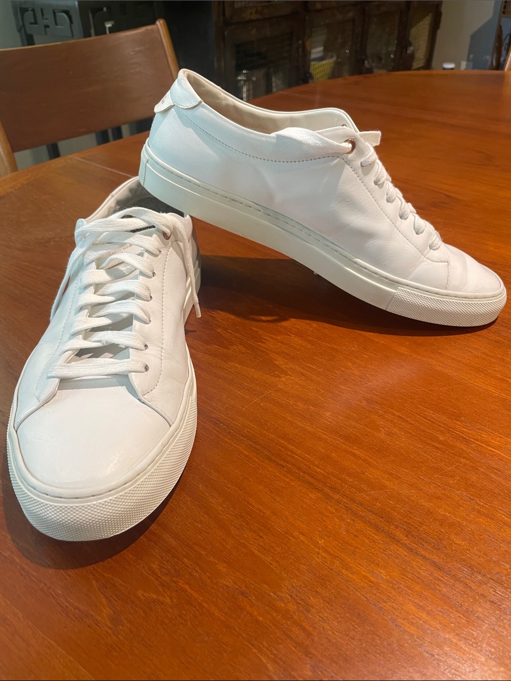 Good Man white leather sneakers low top 11